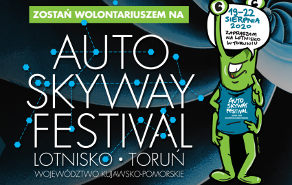 plakat promujący Auto Skyway Festival błękitna turbina samolotu i postać zielonego UFOludka na granatowym tle i białym tekstem Auto Skyway Festival. Lotnisko. 