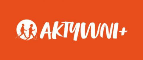 Logo Programu Aktywni+, pomarańczowy prostokąt z białym kółkiem, w tle pomarańczowe dwie sylwetki w ruchu i napis biały Aktywni+